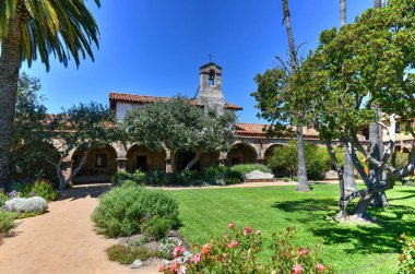 Mission San Juan Capistrano, San Juan Capistrano, Kaliforniya 'da bulunan bir İspanyol misyoneridir. 1776 'da sömürge Las California' sında Fransisken Düzeni 'nin İspanyol Katolik misyonerleri tarafından kuruldu..