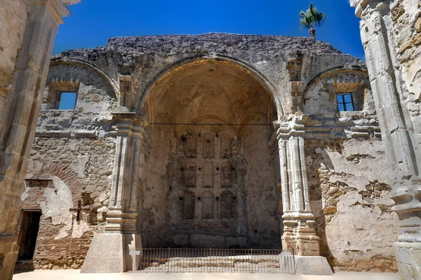 Mission San Juan Capistrano, San Juan Capistrano, Kaliforniya 'da bulunan bir İspanyol misyoneridir. 1776 'da sömürge Las California' sında Fransisken Düzeni 'nin İspanyol Katolik misyonerleri tarafından kuruldu..