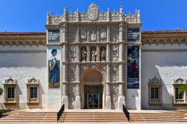 San Diego, CA - 19 Temmuz 2020: San Diego Sanat Müzesi San Diego, Kaliforniya 'daki güzel ve tarihi Balboa Parkı.