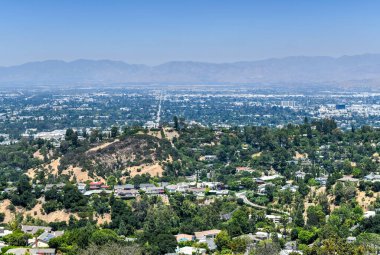 Mulholland Drive, Los Angeles, California 'nın tepesinden görüntü