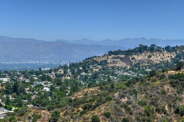 Mulholland Drive, Los Angeles, California 'nın tepesinden görüntü