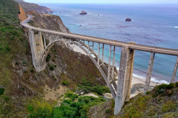 Bixby Bridge on the Pacific Coast Highway (highway 1) near Big Sur, California, USA.