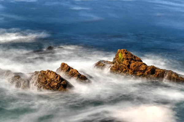 Όμορφη Θέα Της Παραλίας Pebble Και Την Ακτή Της Καλιφόρνια — Φωτογραφία Αρχείου