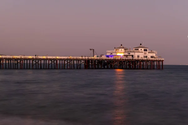 Malibu Califórnia Agosto 2020 Malibu Pier Longo Praia Malibu Pôr — Fotografia de Stock