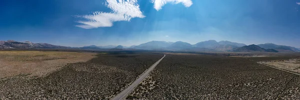 Légi Kilátás Száraz Sivatagi Táj Körül Mono Lake Kaliforniában — Stock Fotó