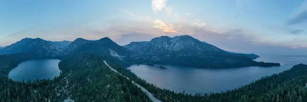 エメラルドベイ州立公園 Emerald Bay State Park アメリカ合衆国カリフォルニア州の州立公園で タホ湖のエメラルドベイを中心としている — ストック写真