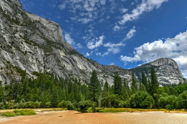 Prado Espelho Seco Durante Verão Parque Nacional Yosemite Califórnia Eua — Fotografia de Stock