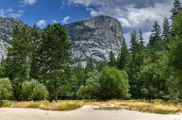 Eine Trockene Mirror Meadow Sommer Yosemite National Park Kalifornien Usa — Stockfoto