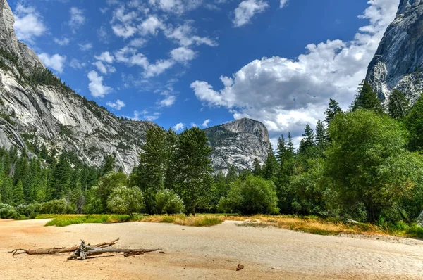 Eine Trockene Mirror Meadow Sommer Yosemite National Park Kalifornien Usa — Stockfoto