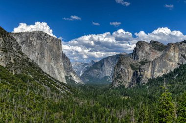 Yosemite Ulusal Parkı 'nda tünel manzarası. Tünel Manzarası, Yosemite Milli Parkı 'ndaki 41..