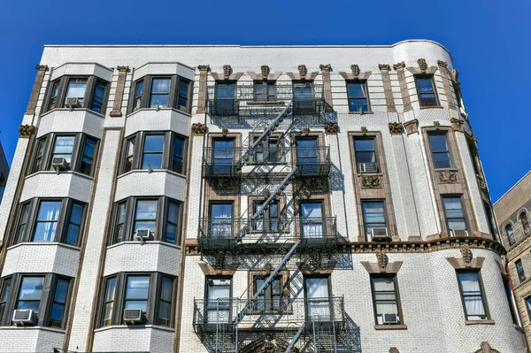 Vista Edifícios Apartamentos Antigos Fugas Incêndio Nova York — Fotografia de Stock