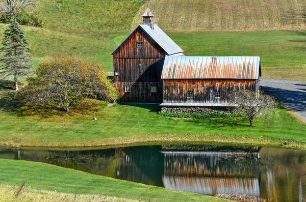 秋の平和なニューイングランド農場を見下ろす ウッドストック バーモント州 アメリカ — ストック写真