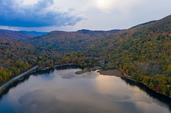 Vista Aérea Lago Amherst Folhagem Outono Plymouth Vermont — Fotografia de Stock