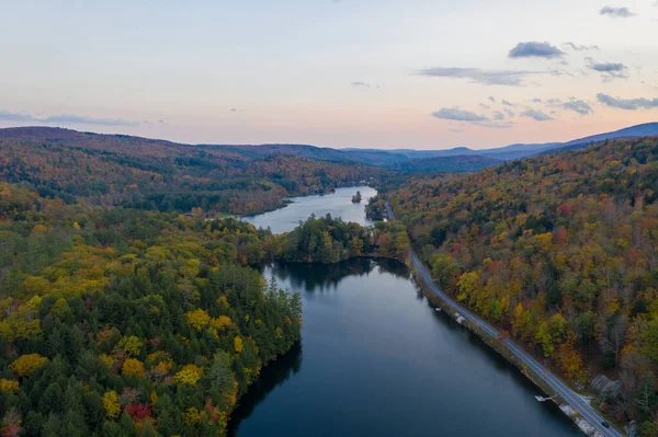 Vista Aérea Lago Amherst Folhagem Outono Plymouth Vermont — Fotografia de Stock