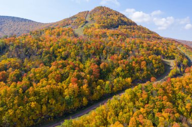 Renkli Avcı Kayak Dağı New York 'un kuzeyinde..