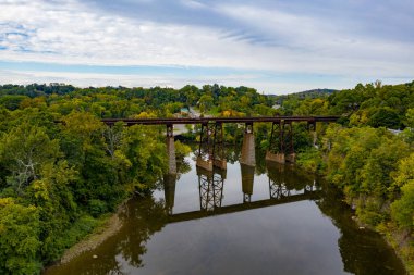 CSX 'in havadan görüntüsü Catskill Creek Köprüsü, New York.