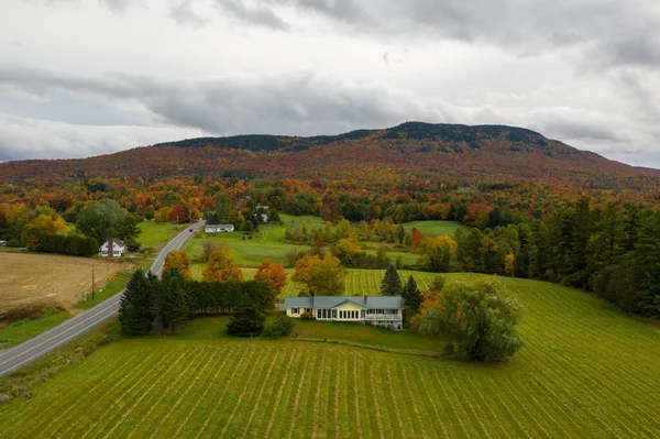 Flygfoto Över Vermont Med Omnejd Toppen Lövverk Fall — Stockfoto