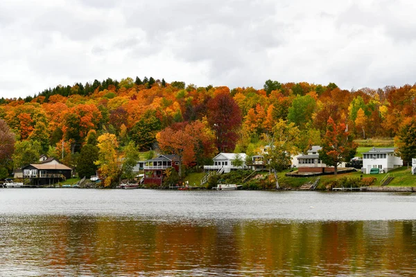 Vista Para Lake Elmore State Part Com Belas Folhagem Outono — Fotografia de Stock