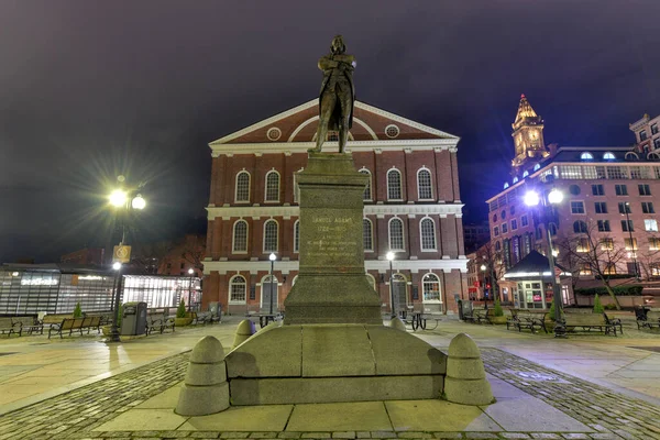 Boston Nov 2020 Άγαλμα Του Samuel Adams Μπροστά Από Faneuil — Φωτογραφία Αρχείου