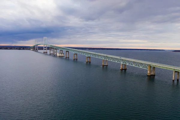 Мост Claiborne Pell Bridge Является Одним Самых Длинных Подвесных Мостов — стоковое фото