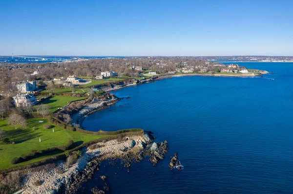 Luchtfoto Van Rotsachtige Kust Klif Van Newport Rhode Island — Stockfoto
