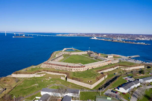 アダムズ砦 Fort Adams 1799年7月4日にジョン アダムズ大統領に因んで名付けられた第1システム海岸要塞として設立されたロードアイランド州ニューポートの元陸軍基地である — ストック写真