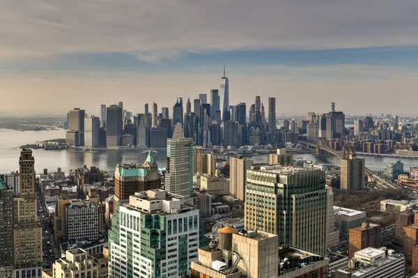 布鲁克林市中心的纽约市天际线全景 — 图库照片