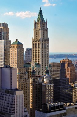 Manhattan şehir merkezinden New York şehrinin gökyüzü manzarası.