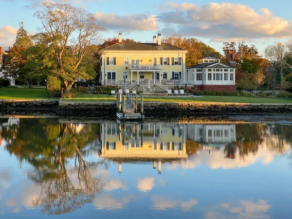 Sunset Mystic River Mystic Connecticut Reflections Float Still Water — Stock Photo, Image