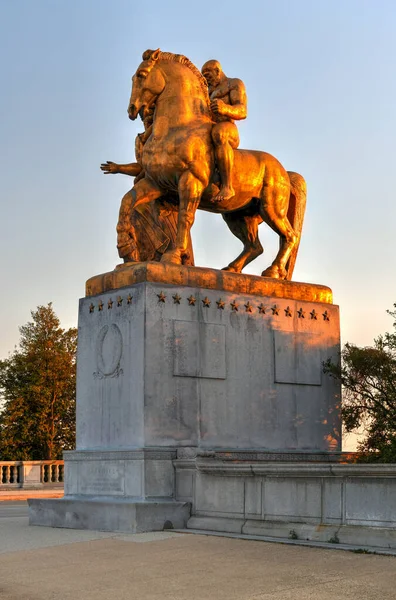 Washington Avril 2021 Groupes Statues Bronze Doré Feu Sur Lincoln — Photo