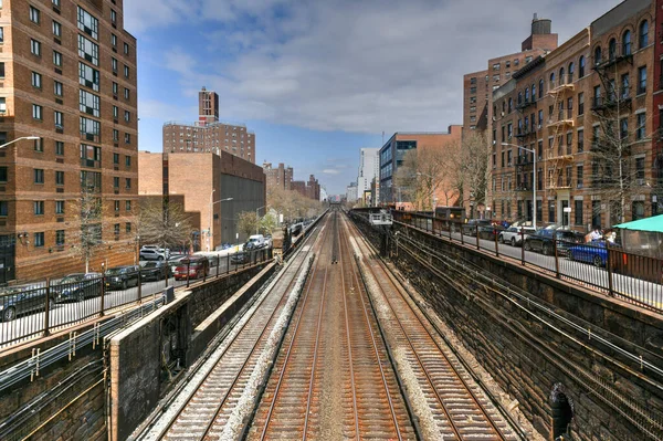 Metro Severní Železniční Trať Manhattanu Jak Jdou Zespodu Nadzemní East — Stock fotografie