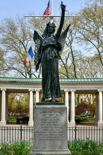 Brooklyn New York Dubna 2021 Bronzový Památník Vítězství Přístřeší Monsignor — Stock fotografie