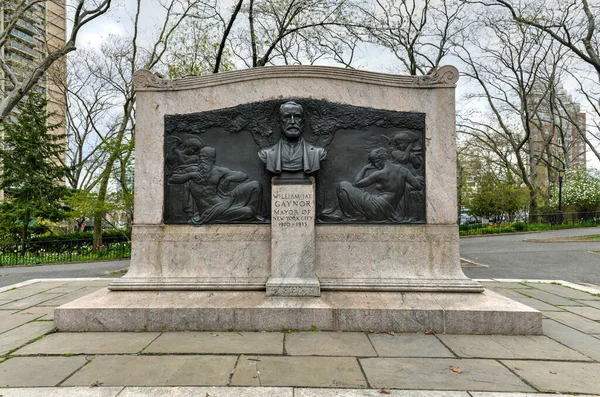 キャドマン プラザ ブルックリンのウィリアム ジェイ ゲイナー記念館 1910年から1913年まで ウィリアム ジェイ ゲイナー ジャーナリスト — ストック写真