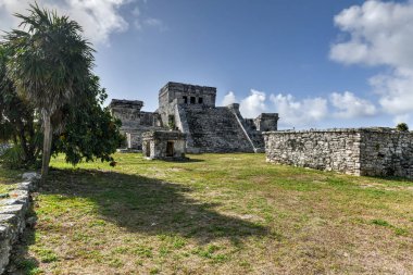 Şato (El Castillo), Meksika 'nın Tulum kentindeki Maya şehir arkeolojik sahasında..