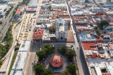 Meksika 'nın San Francisco de Campeche kasabasındaki Independence Plaza' nın hava manzarası..