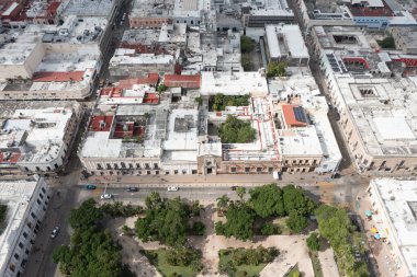 Merida, Meksika - 25 Mayıs 2021: Merida, Yucatan, Meksika Ulusal Mirası Montejo Evi. Montejo evi 1542-1549 yılları arasında Yucatan Yarımadası 'nın fatihleri tarafından inşa edilmiştir..
