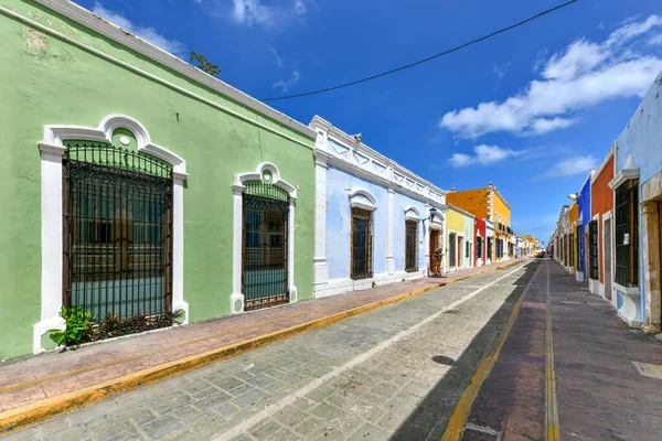 Élénk Színek Gyarmati Házakban Egy Napos Napon Campeche Ben Mexikóban — Stock Fotó