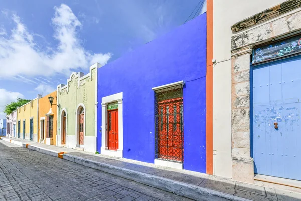 Cores Brilhantes Casas Coloniais Dia Ensolarado Campeche México — Fotografia de Stock