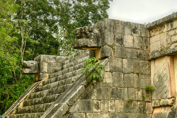 Chichen Itza大广场的维纳斯平台 这是一个由尤卡坦半岛玛雅人建造的前哥伦比亚大城市 世界上新出现的七大奇迹之一 — 图库照片
