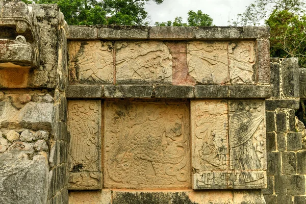 Πλατφόρμα Των Αετών Και Των Ιαγουάρων Στο Chichen Itza Μεξικό — Φωτογραφία Αρχείου