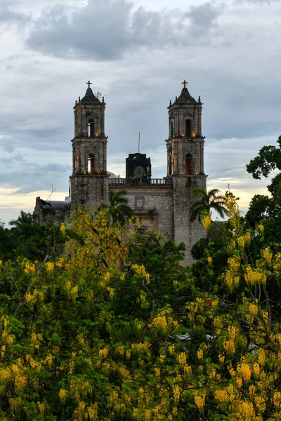 圣热尔瓦西奥大教堂 Cathedral San Gervasio 墨西哥尤卡坦半岛瓦拉多利德的一座历史性教堂 建于1706年 以取代原来被西班牙殖民政府摧毁的1545年的大厦 — 图库照片