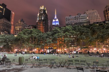 Bryant park, new york, gece