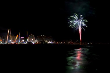 Coney Island beach havai fişek