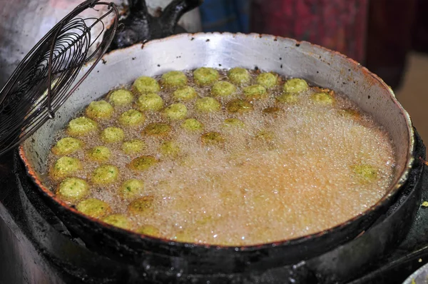 Stekpanna av falafel — Stockfoto