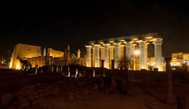 Luksor Tapınağı, Mısır geceleri