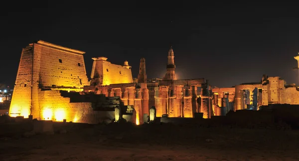 Tempio di Luxor, Egitto di notte — Foto Stock