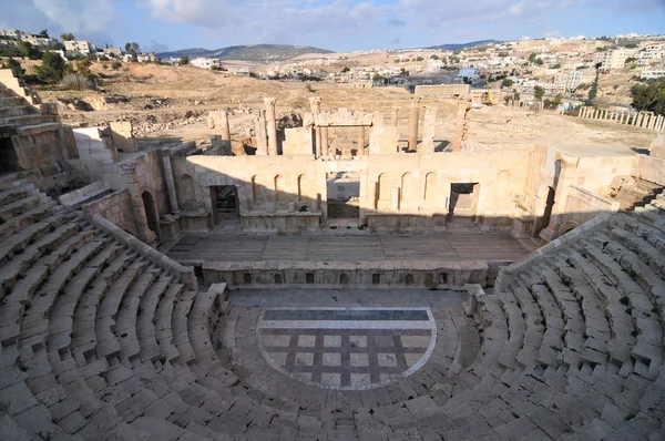 Ősi amfiteátrum - jerash, Jordánia — Stock Fotó
