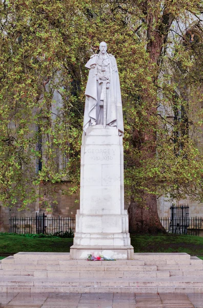 King George V Statue,  London, UK — Stock Photo, Image