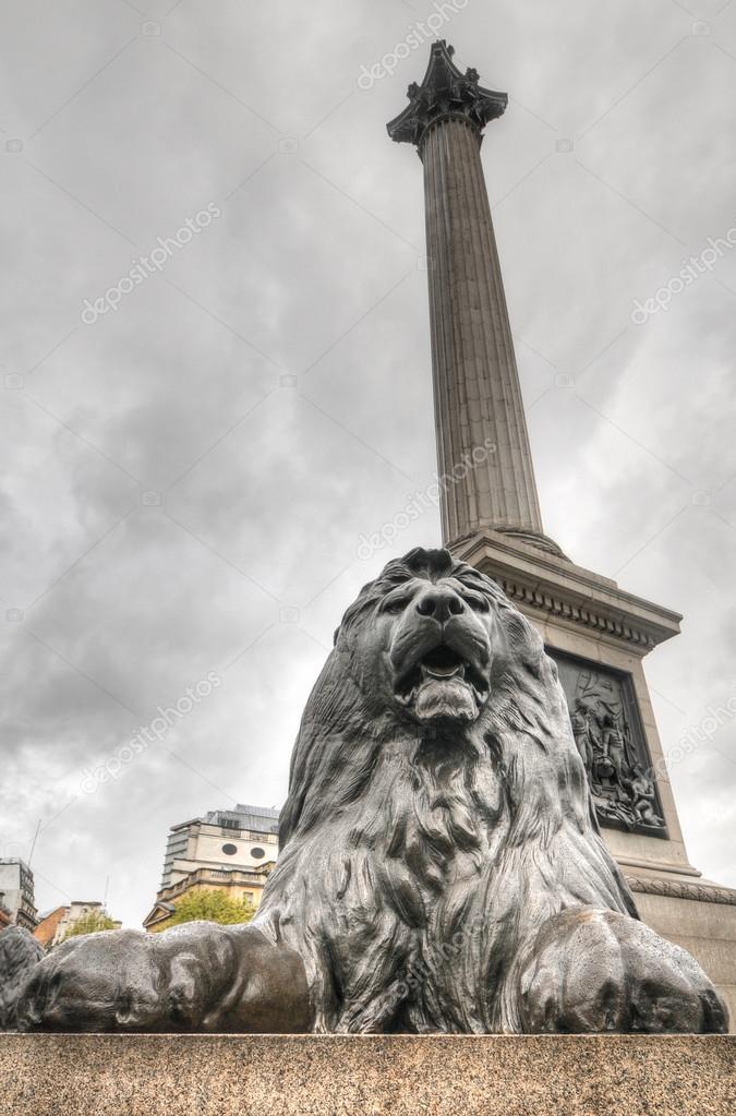 Löwe Statue, Trafalgar Square, London, uk — Stockfoto 54260355