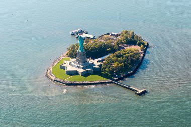 Özgürlük heykeli havadan görünümü